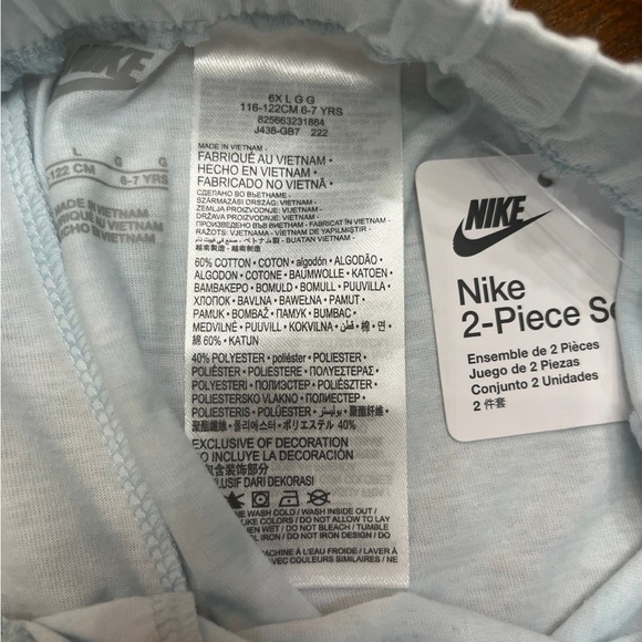 NWT Nike Youth Girls 2 Piece Short Set - Picture 5 of 7